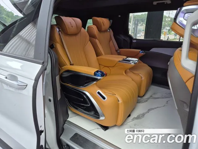 Kia Carnival Generation 4 — Фото автомобиля 11