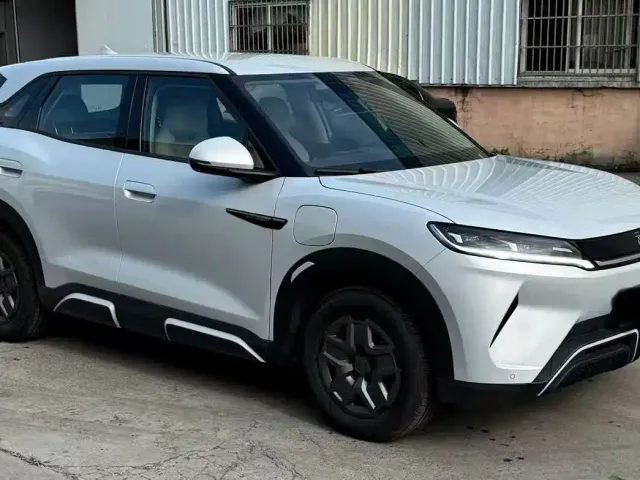 BYD Yuan UP — Фото автомобиля 2