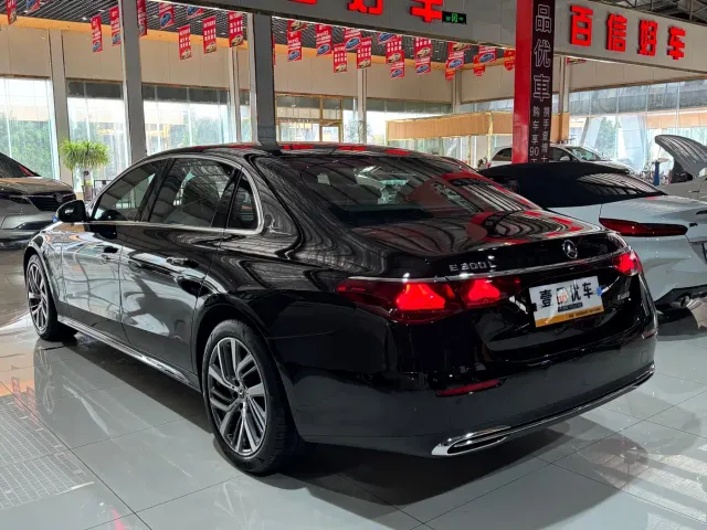 Mercedes-Benz E-Class — Фото автомобиля 25