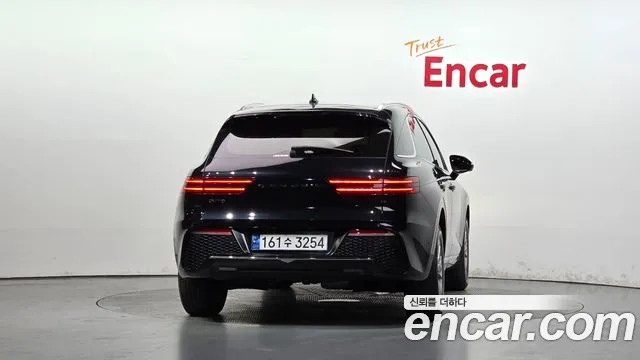 Genesis GV70 — Фото автомобиля 4