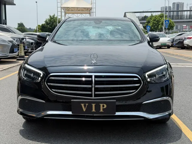 Mercedes-Benz E-Class — Фото автомобиля 2