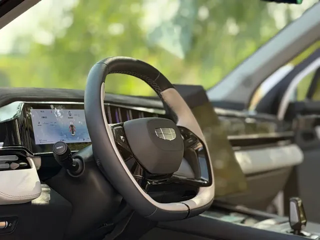Geely Boyue L — Фото автомобиля 4