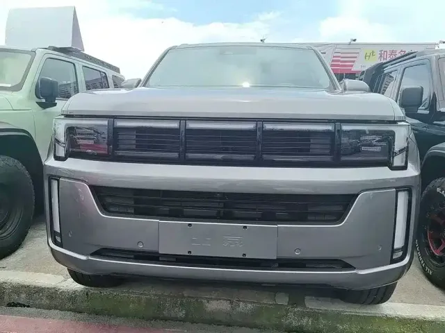 BAIC BJ60 Thunder — Фото автомобиля 2