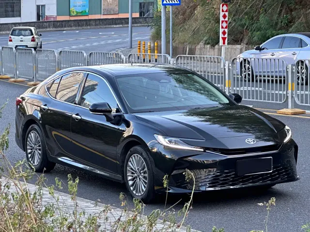 Toyota Camry — Фото автомобиля 3