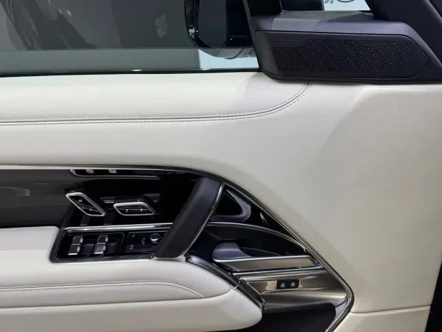 Land Rover Range Rover — Фото автомобиля 12