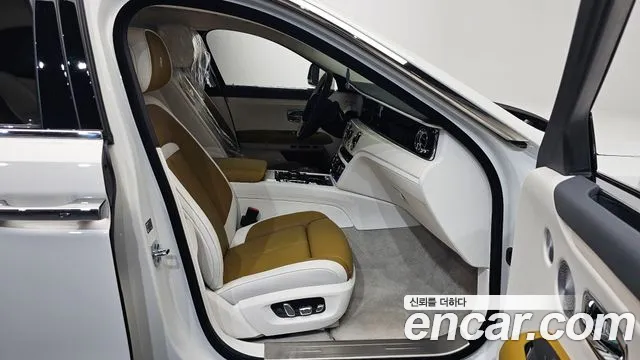 Rolls-Royce Ghost — Фото автомобиля 18