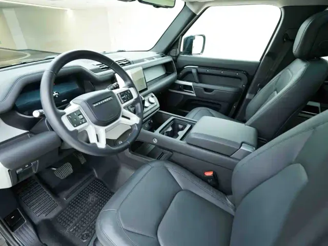 Land Rover Defender — Фото автомобиля 9