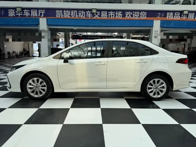 Toyota Corolla — Фото автомобиля 8