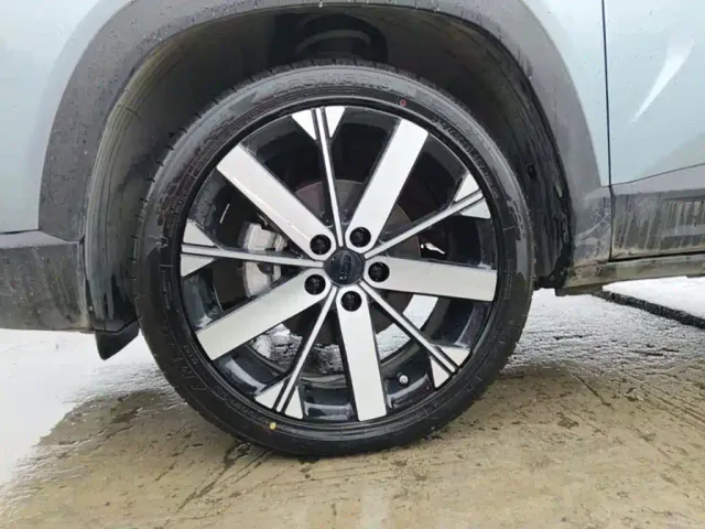 Geely ICON — Фото автомобиля 22