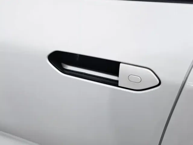 Toyota bZ3 — Фото автомобиля 18