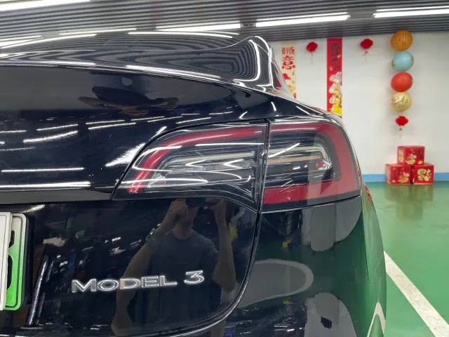 Tesla Model 3 — Фото автомобиля 26