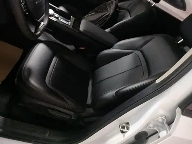 Wuling E5 — Фото автомобиля 13