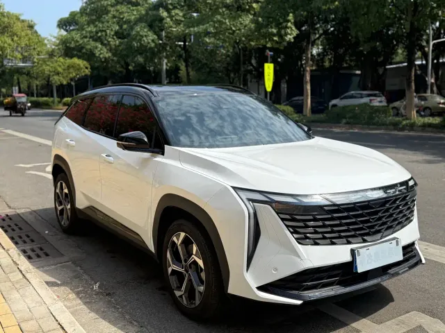 Geely Boyue L — Фото автомобиля 4