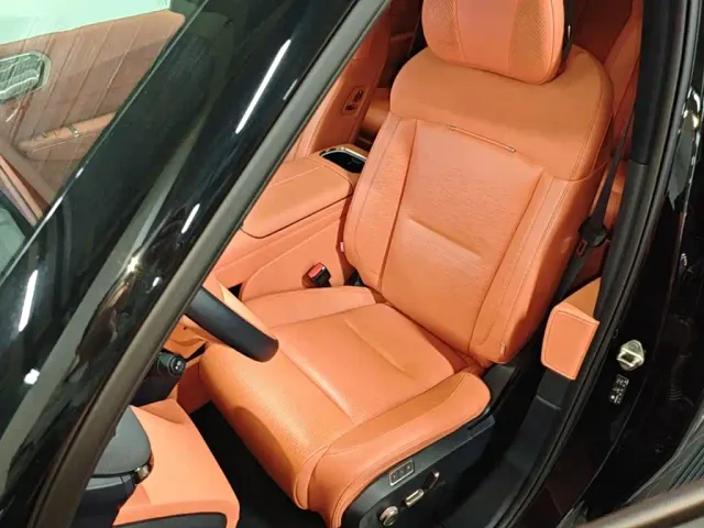 Lynk & Co 900 — Фото автомобиля 14
