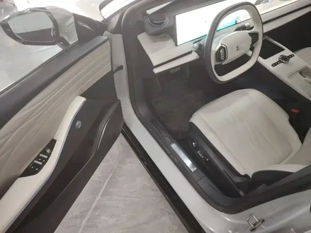 Geely Galaxy E8 — Фото автомобиля 15