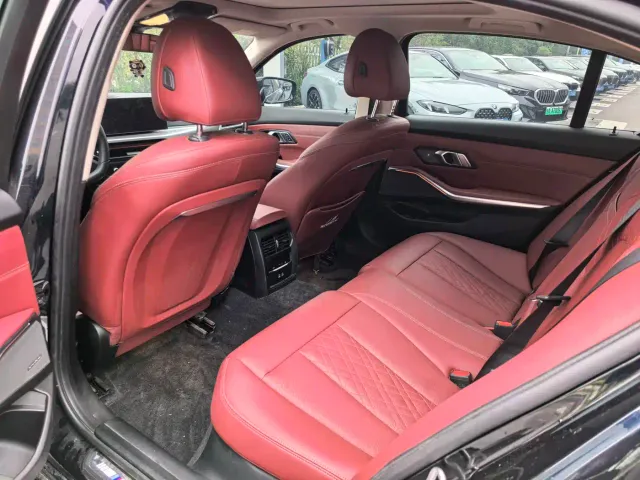 BMW 3 Series — Фото автомобиля 17