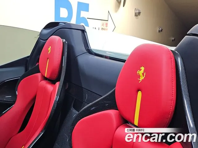 Ferrari SF90 — Фото автомобиля 16
