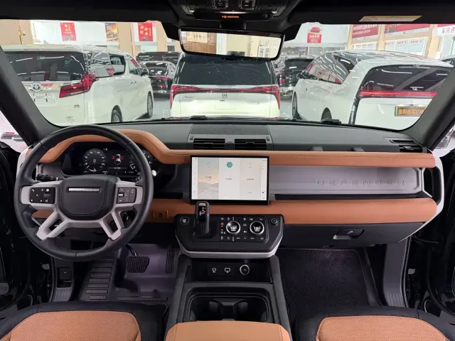 Land Rover Defender — Фото автомобиля 8