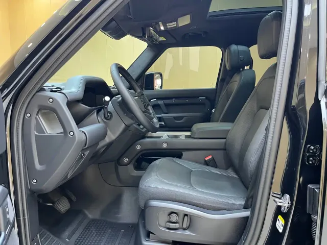Land Rover Defender — Фото автомобиля 4