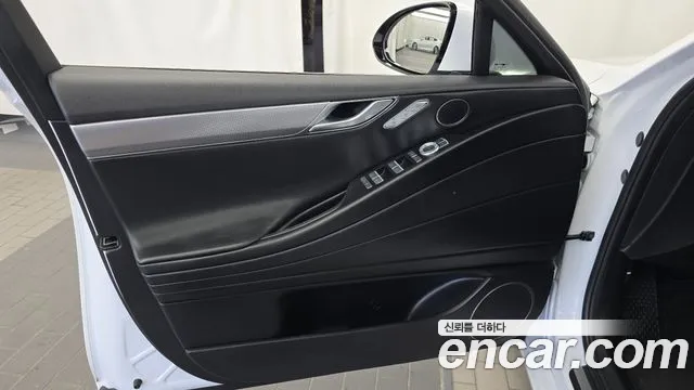 Genesis G80 RG3 — Фото автомобиля 13