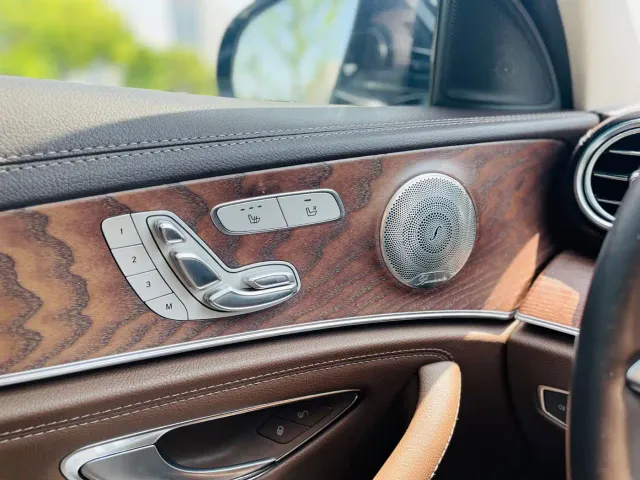 Mercedes-Benz E-Class — Фото автомобиля 10