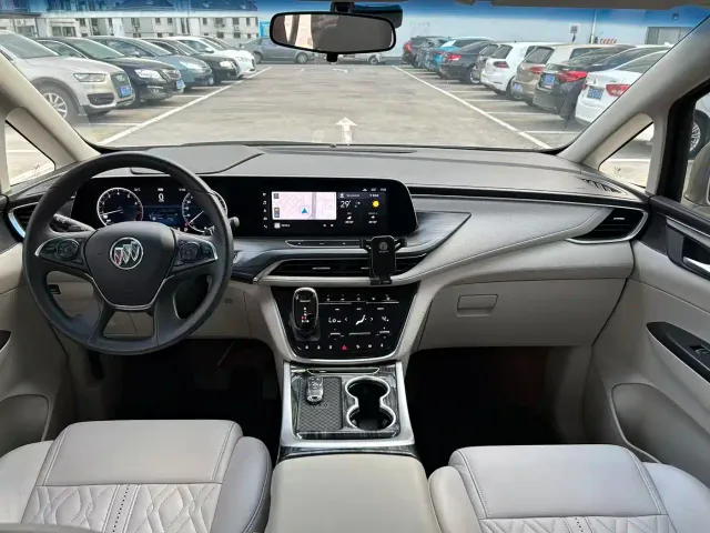 Buick GL8 — Фото автомобиля 4