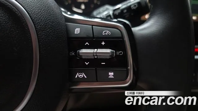 Kia Carnival Generation 4 — Фото автомобиля 22