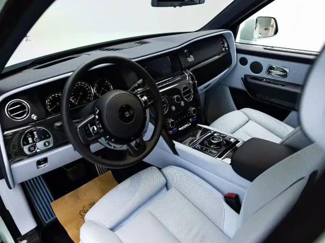 Rolls-Royce Cullinan — Фото автомобиля 10