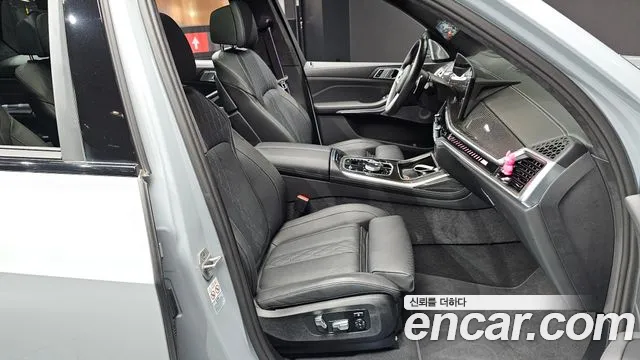 BMW X7 M60i xDrive M Sport 6 мест — Фото автомобиля 5
