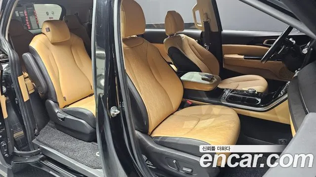 Kia Carnival Generation 4 — Фото автомобиля 12