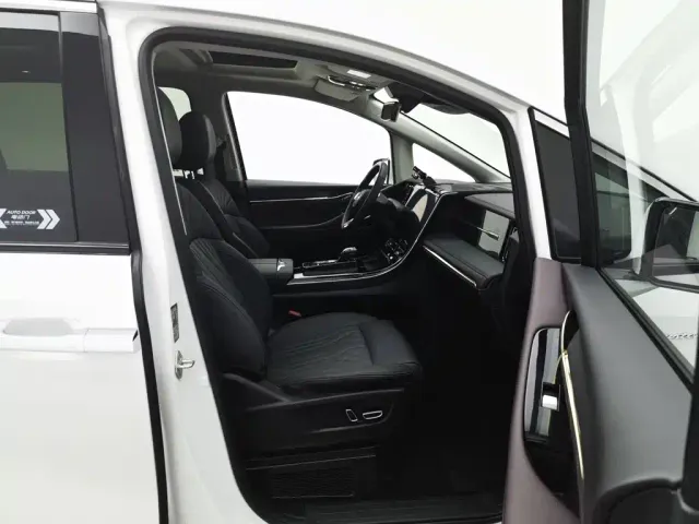 GAC Trumpchi M8 — Фото автомобиля 23