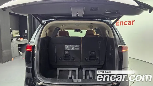 Kia Carnival Generation 4 — Фото автомобиля 20