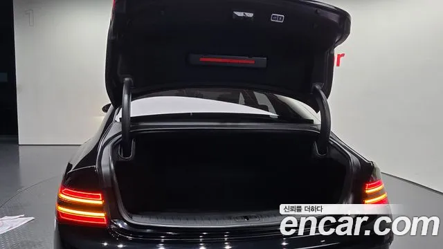 Genesis G80 Electrified G80 (RG3) — Фото автомобиля 30