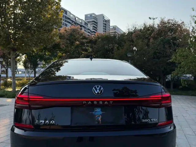 Volkswagen Passat — Фото автомобиля 4