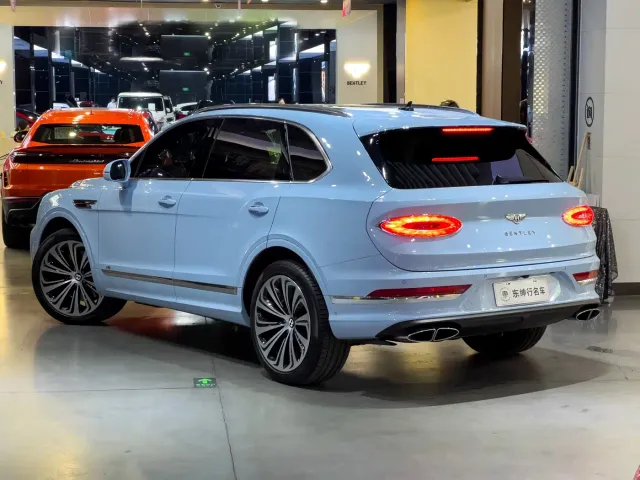 Bentley Bentayga — Фото автомобиля 4