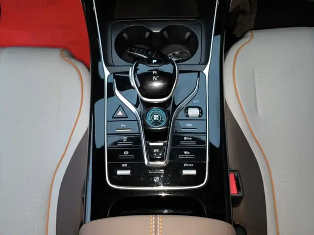 BYD Qin PLUS — Фото автомобиля 13