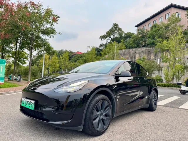 Фотография автомобиля — Tesla Model Y