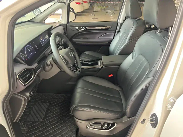GAC Trumpchi M6 — Фото автомобиля 4