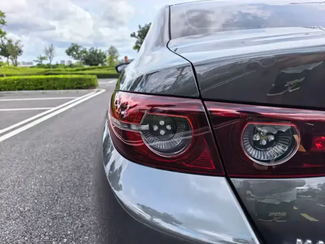 Mazda Axela — Фото автомобиля 28