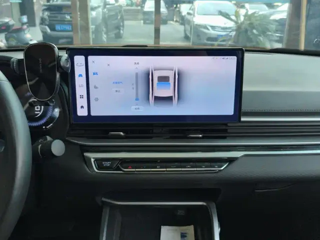 Geely Emgrand — Фото автомобиля 13
