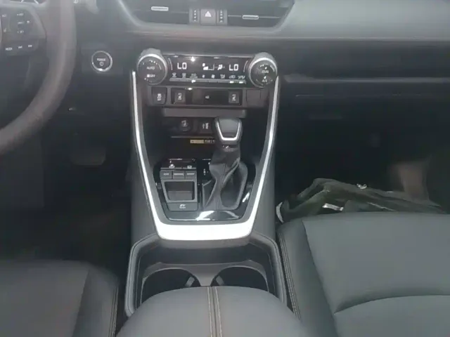 Toyota RAV4 — Фото автомобиля 13