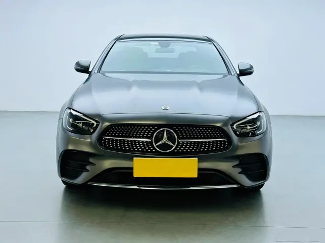 Mercedes-Benz E-Class — Фото автомобиля 2