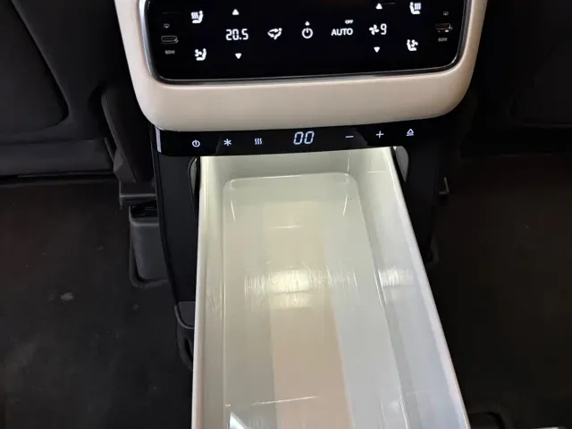 Li Auto MEGA — Фото автомобиля 13