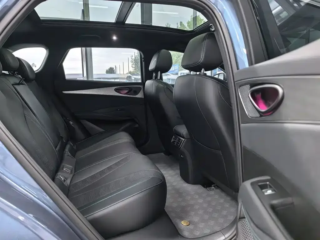 BYD Seal 06 DM-i Touring 2025 DM-i 150KM Flagship — Фото автомобиля 13