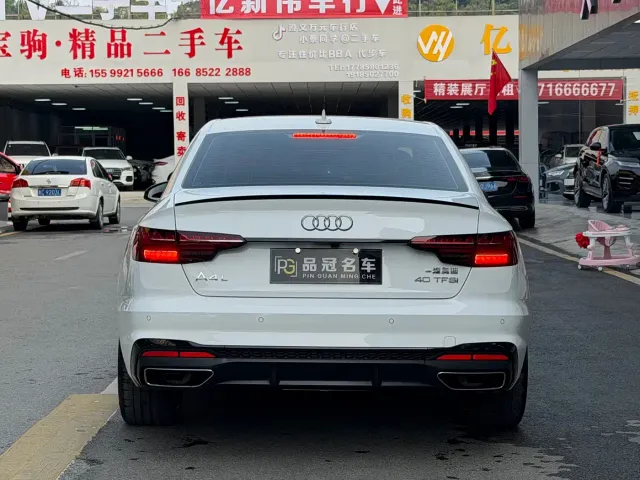 Audi A4L — Фото автомобиля 8