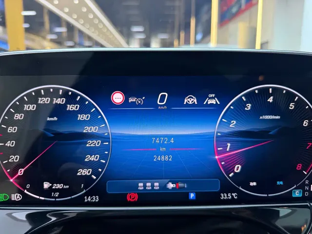 Mercedes-Benz E-Class — Фото автомобиля 8