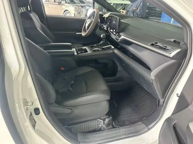 Toyota Granvia — Фото автомобиля 6