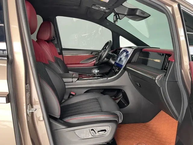 GAC Trumpchi M8 — Фото автомобиля 12