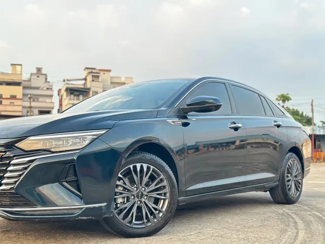 Dongfeng Yixuan MAX — Фото автомобиля 6