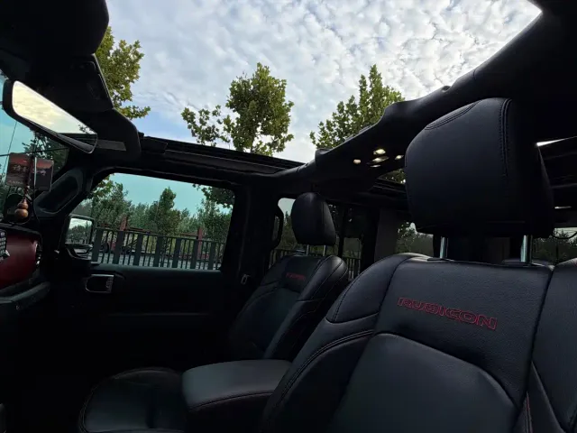 Jeep Wrangler — Фото автомобиля 13